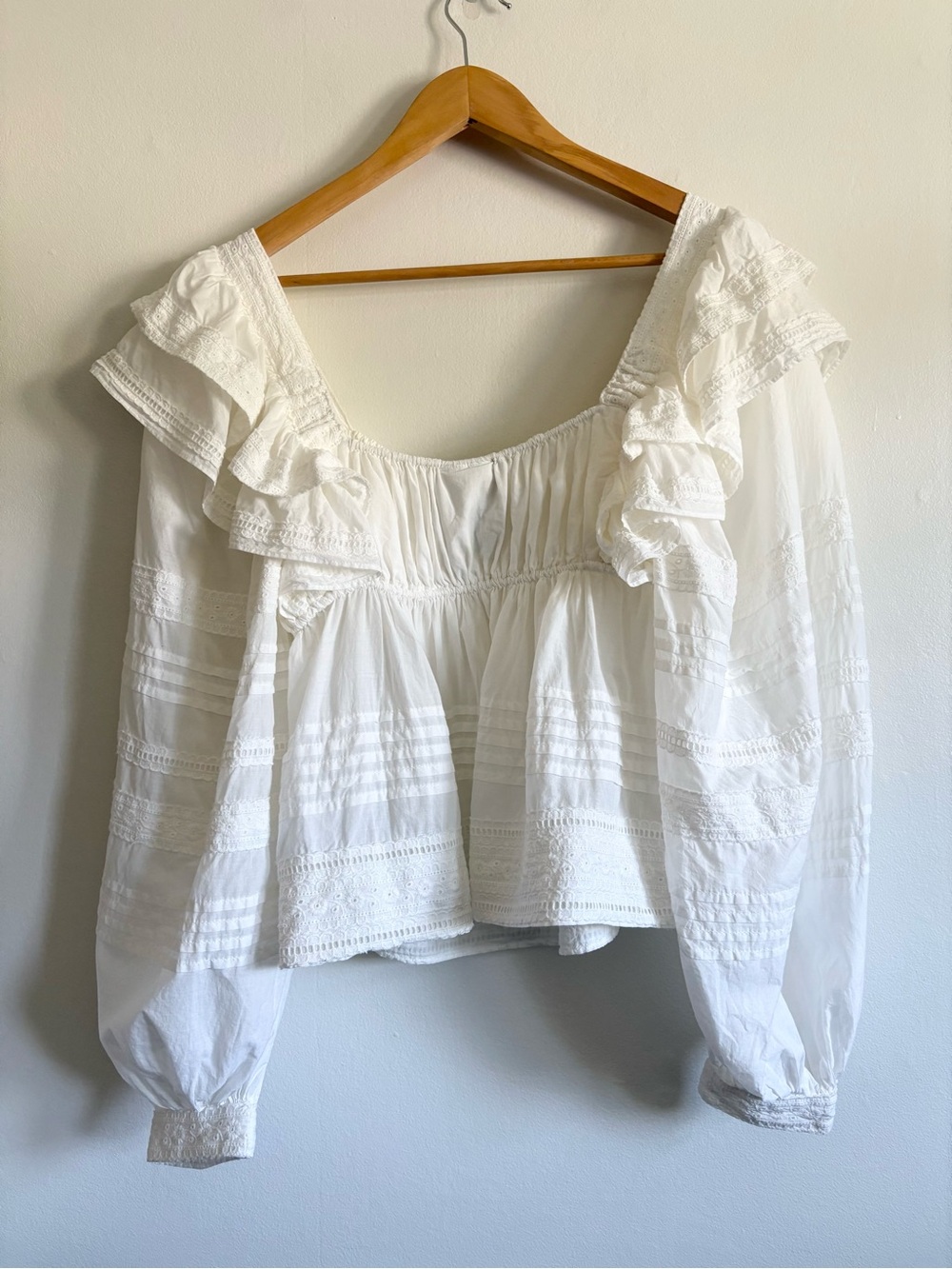 FARM Rio Off White Square Neckline Ruffle Blouse - Picture 5 of 8